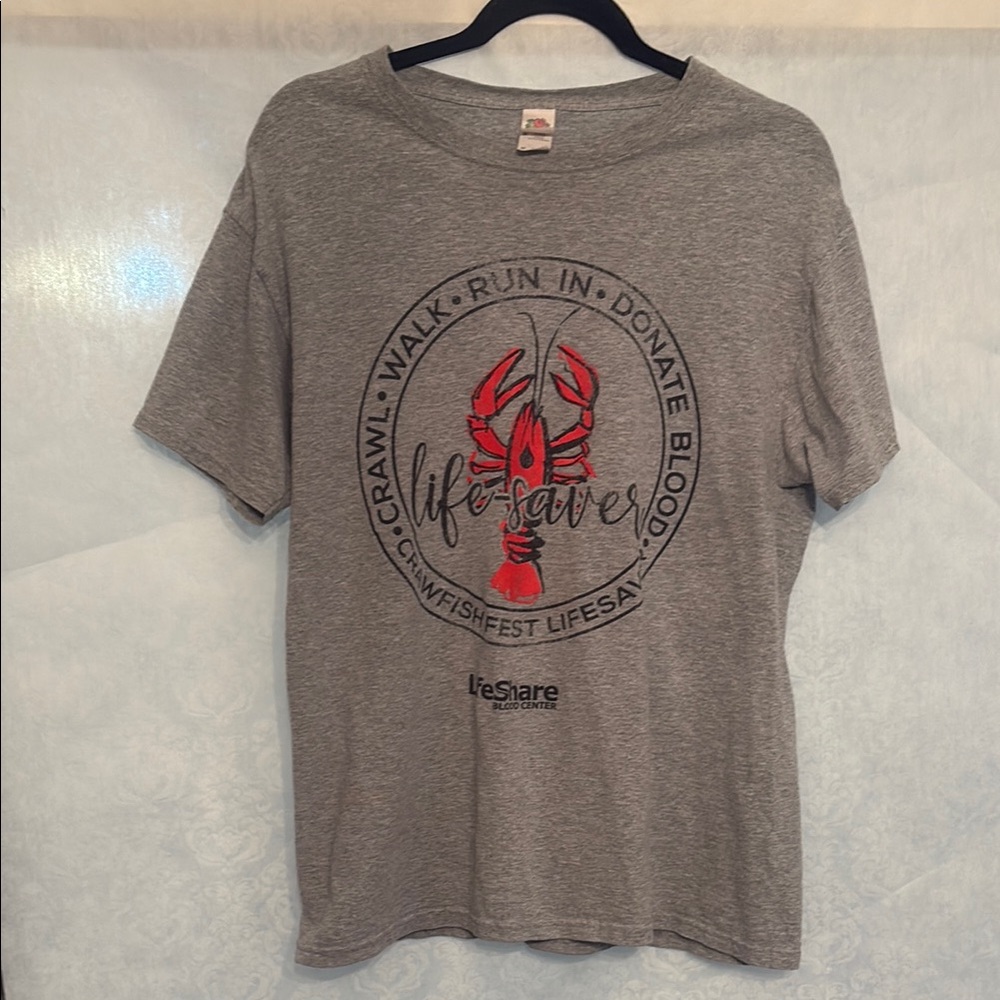 Fruit of the Loom Gray and Red Short Sleeve Tee with Lobster Design